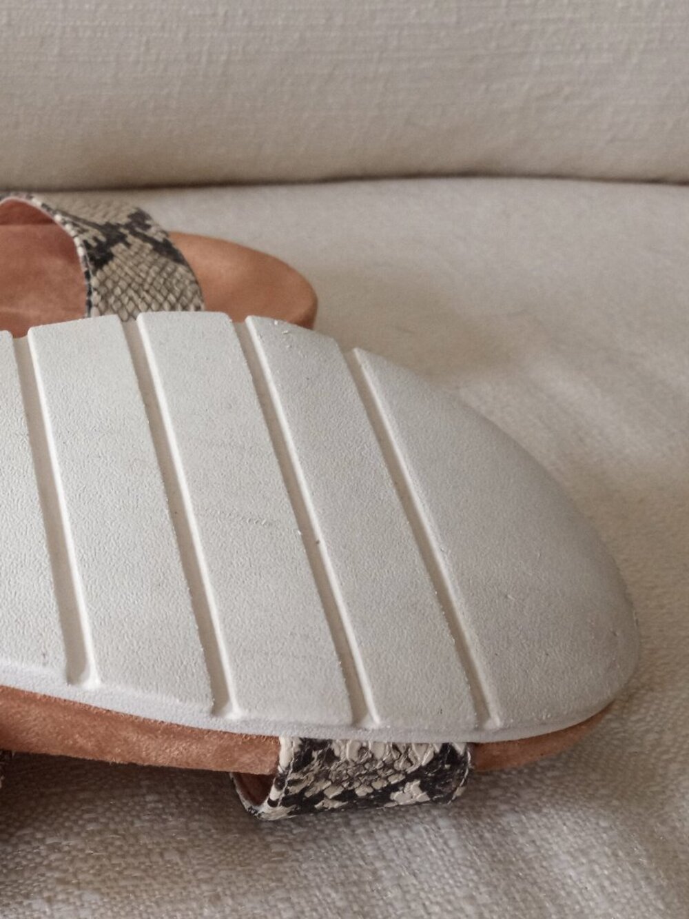 'CLIFFS' Faux reptile 'TAHLIE' Slide Sandal Size 7.5 EUC - Picture 6 of 15
